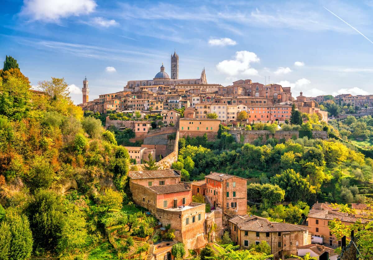 Skyline van de stad Siena in Italië
